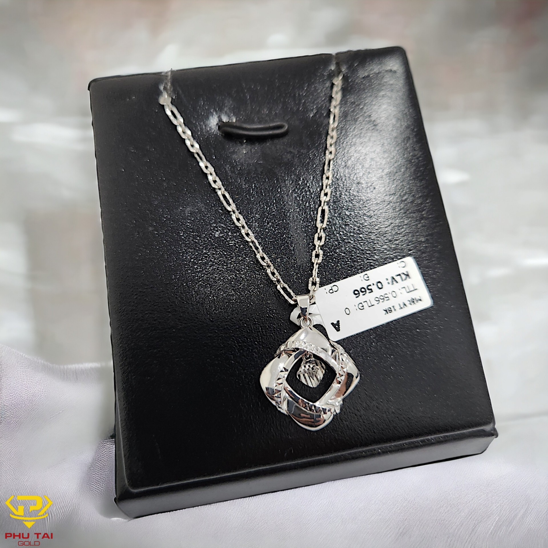 Mùa hè miền Bắc đã đến, bạn đã biết cách bảo quản trang sức hè này?